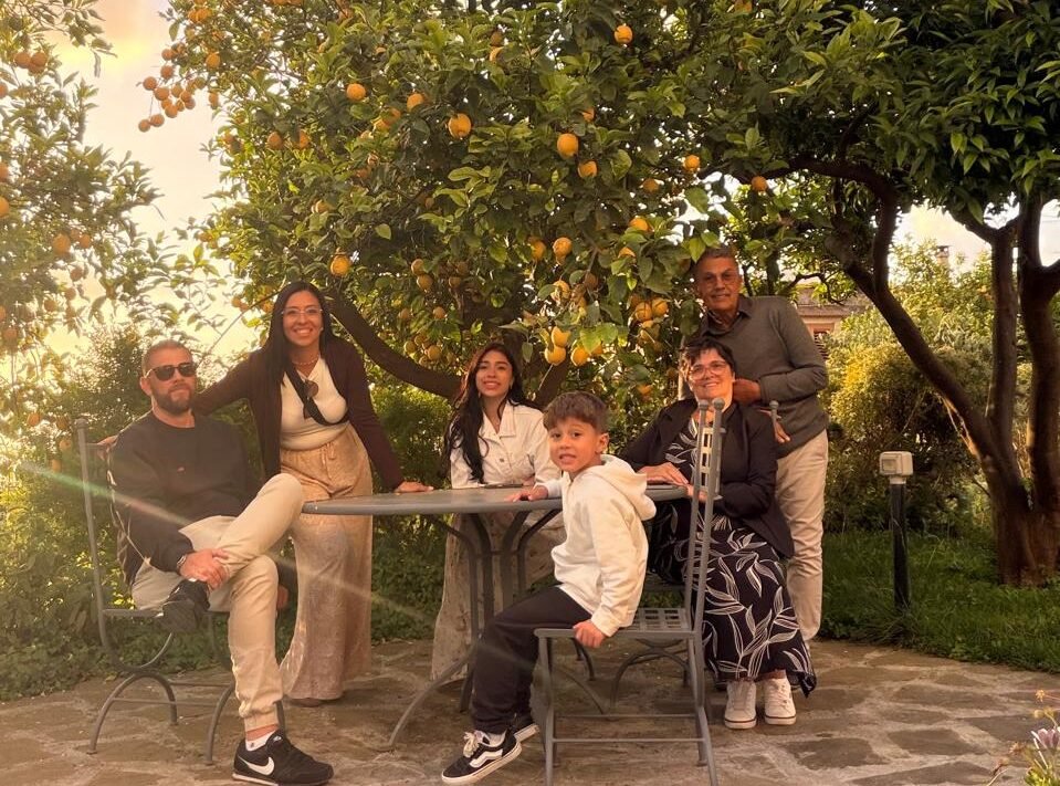 Viagens em Família reunida em Sorrento durante viagem pela Itália - acervo pessoal